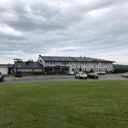 Florenceville Inn, Restaurant & Pool Экстерьер фото