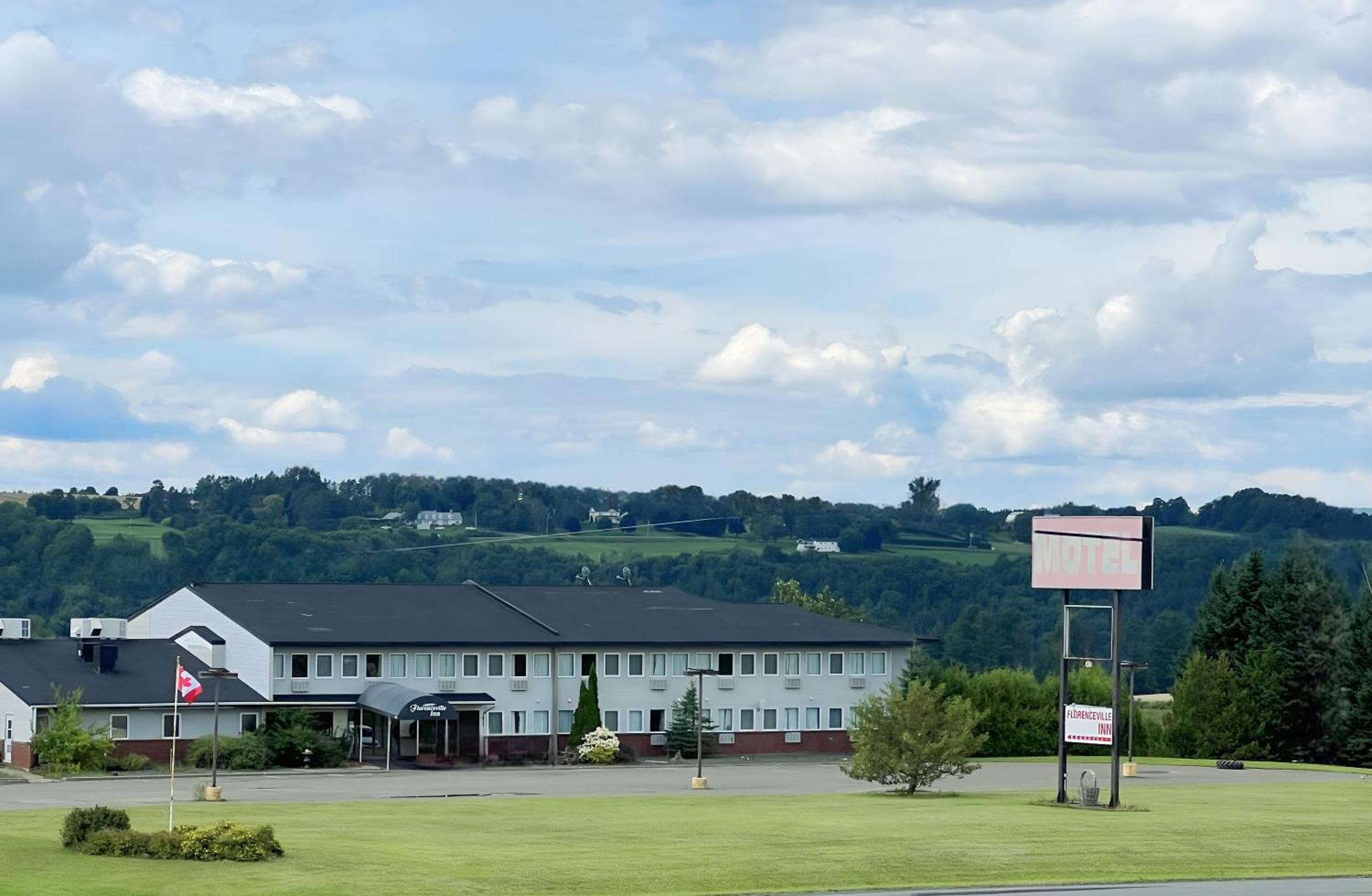 Florenceville Inn, Restaurant & Pool Экстерьер фото