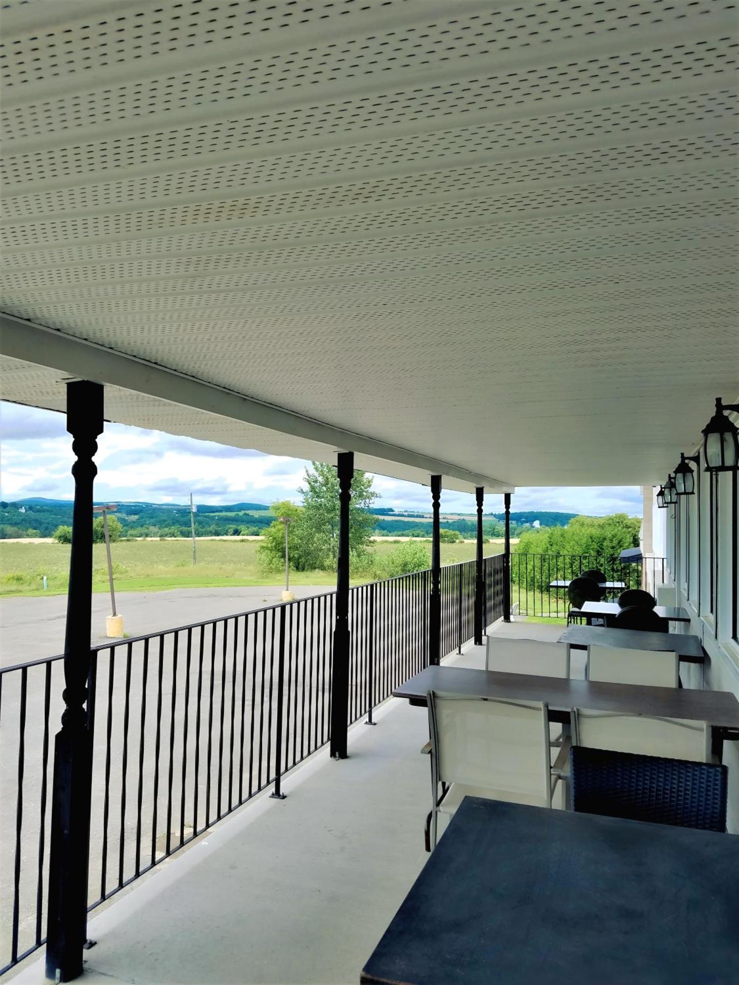 Florenceville Inn, Restaurant & Pool Экстерьер фото